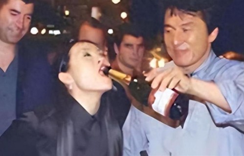 陪玩陪睡算啥！继注射不明物体后，内娱又被曝猛料，太荒唐