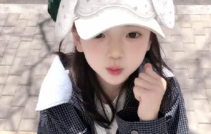 高云翔在视频中全程蹲下配合，网友们对此有何评价？|父爱|父亲|小酒窝|亲子|女儿