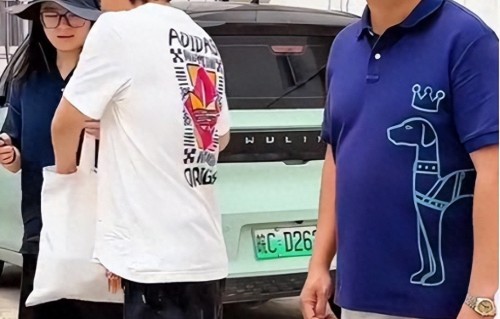 解晓东：定居安徽，陪九旬父亲安度晚年，57岁还出席商演赚钱 