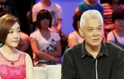 ​ 68岁“钻山豹”修脚被拍！ 脑梗拄拐头发全白，8年前女友嫁其铁哥们，女儿从怨恨到照顾