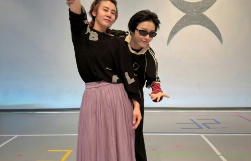 王濛穿粉色裙子约刘雨昕学舞蹈|取经