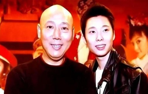 71岁李成儒近况曝光！经历两段失败婚姻，如今40岁儿子成他的骄傲