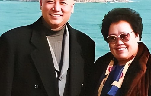 妻子去世后，迟重瑞近况曝光，他走上了陈丽华“安排的后路” 