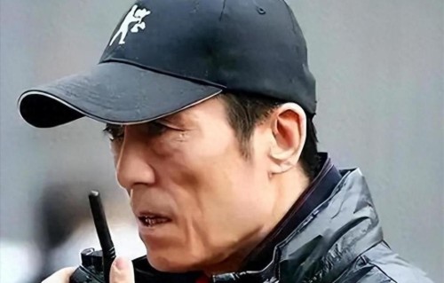 76岁的张艺谋不敢老？每日健走5公里，还要照顾岳父母的晚年