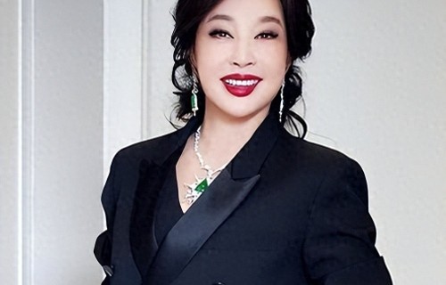 破亿后？刘晓庆官宣短剧武则天破亿，评论还在抬杠 