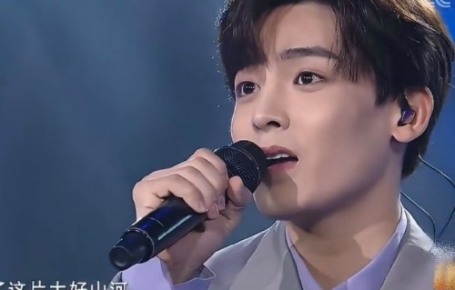 演员侯明昊《歌手》高音封神！升key挑战E5竟成功逆袭
