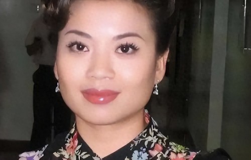 不结婚怎么解决生理需求？57岁的歌唱家张也，用行动给出了答案 