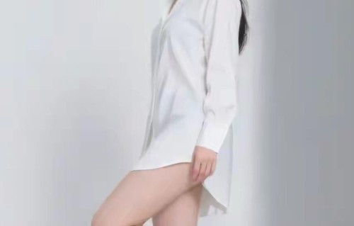 狗仔跟拍几年只拍到妈妈：刘亦菲的“单身真相”，戳破了多少人的情感焦虑