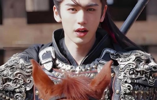 从无锡走出的张凌赫:从理科学霸到影视顶流,这样的人生太值得追