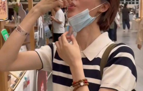 44岁车晓素颜逛超市引热议：不要3亿分手费，却活成了女人最羡慕的样子