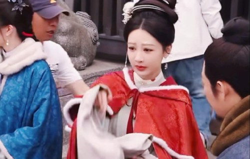 杨紫片场成孩子王！演妈妈无经验却获赞，白玉兰提名背后的温柔力量|付嘉|生命树|家业|母亲|孕晚期