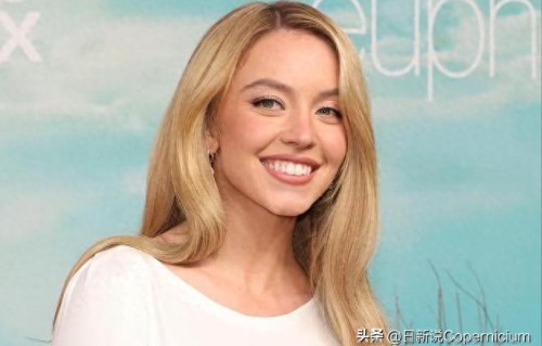 美国知名女星“悉尼妹”公开争议造型，本人回应：这叫表演 