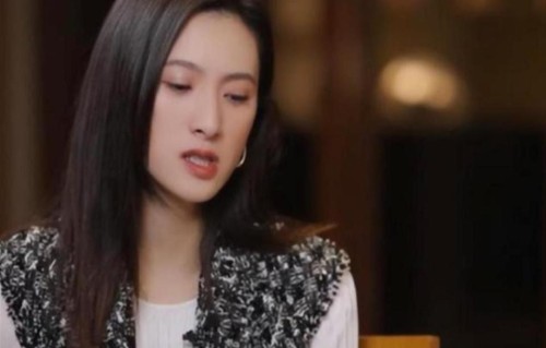 和靳东遗憾分手，转身嫁给父亲看准的女婿，46岁的她后悔了吗？