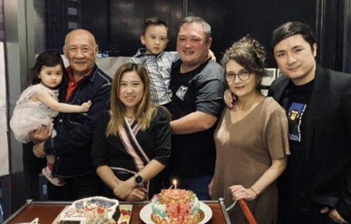 施明离世长子独自办完后事，称不想被打扰，李家鼎与次子毫不知情