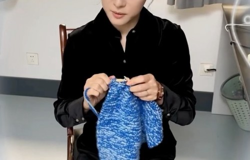 孙俪结婚纪念日送邓超手织围巾|织女