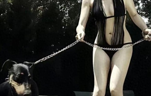 55岁钟丽缇穿辣妹装引热议：年龄从不是性感的枷锁