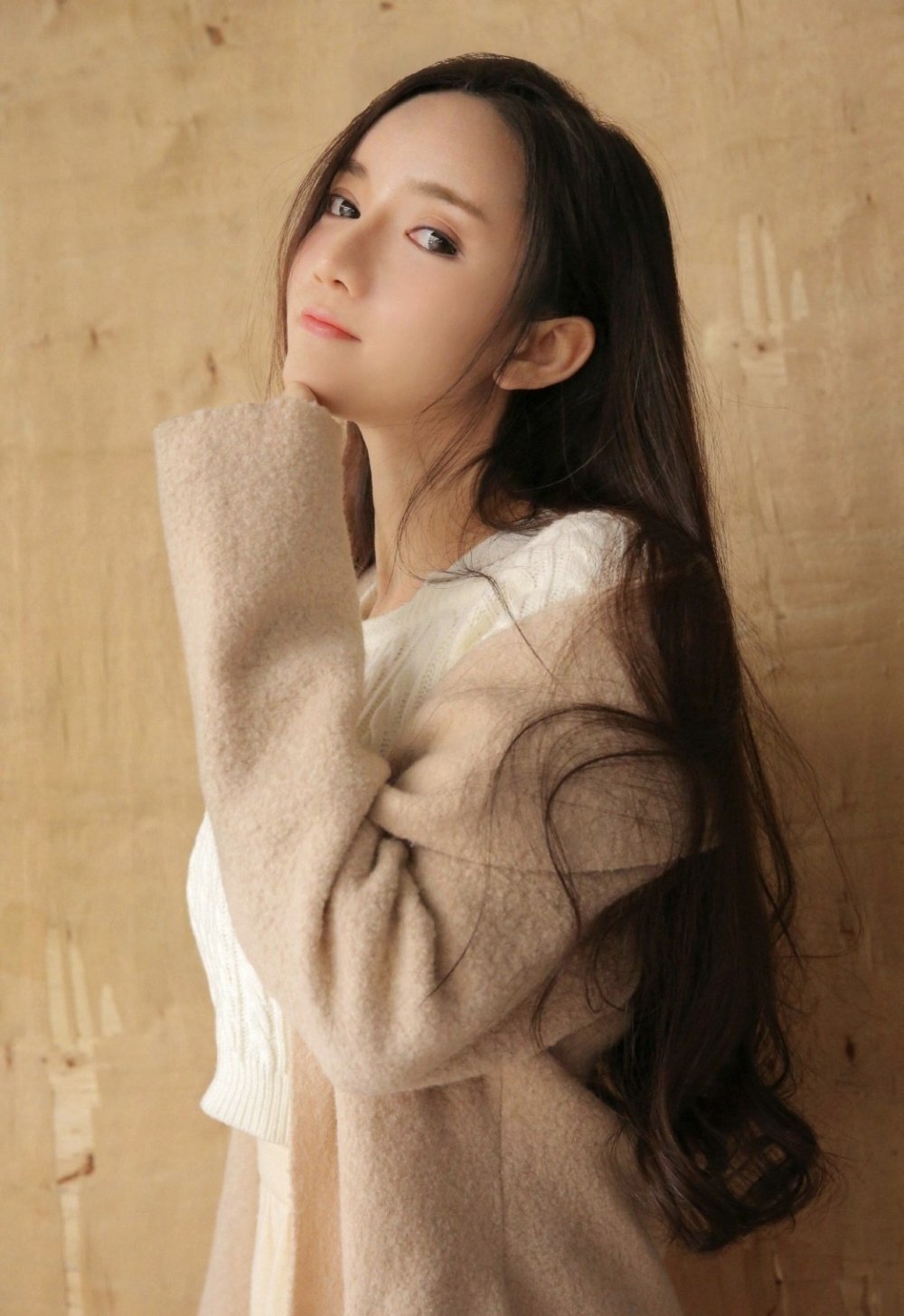 金牛座,你摊上事了!五一前,你身边有个人要走,早点做准备